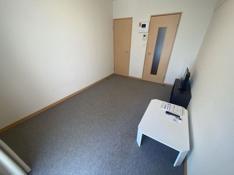 レオパレス植田南 居間