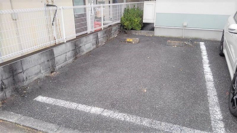 レオパレスビオス 駐車場