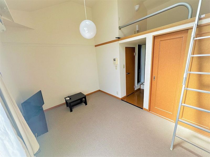 レオパレス長沢Ⅱ 居間