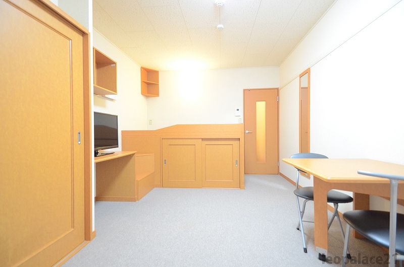 レオパレスダイヤリッチ 居間