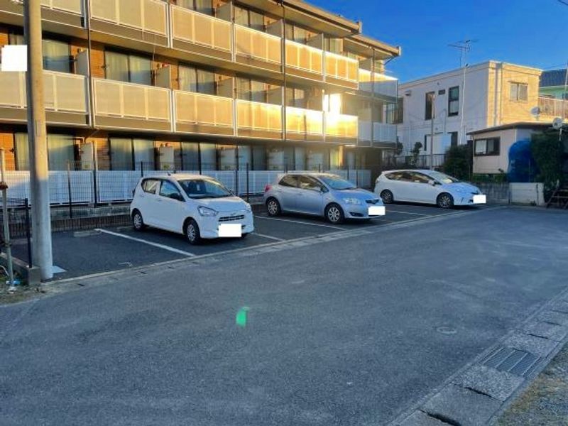 レオパレスガーデンハウス　Ｗ 駐車場