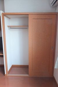 レオパレスヒルサイド 収納