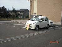レオパレス海咲 駐車場