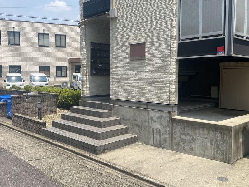 レオパレス道明町 エントランス