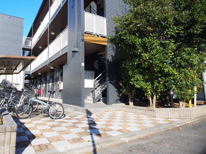 レオパレスメルベーユ エントランス