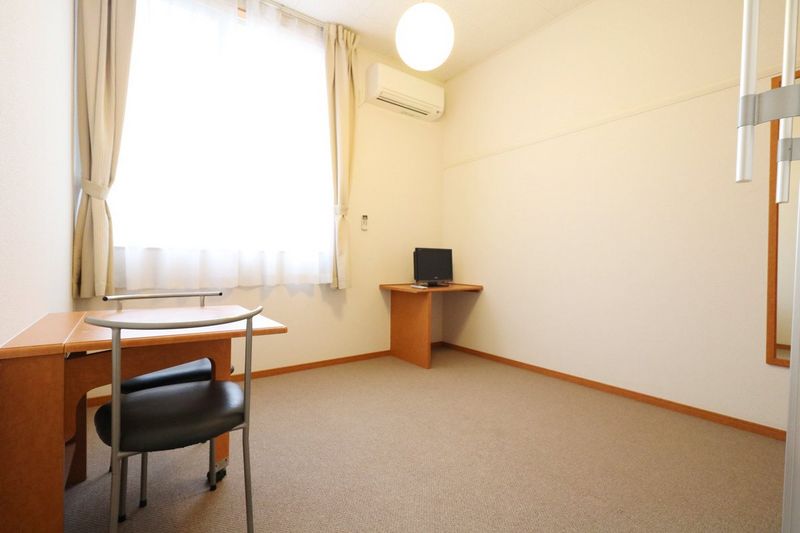 レオパレスＵＴＯＧＡＲＩＡ 居間