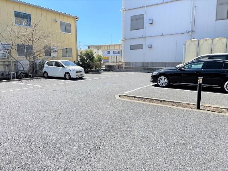 レオパレスハッピーブリッジ 駐車場