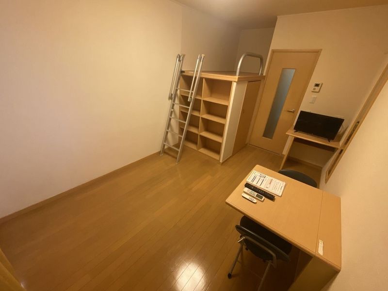 レオパレス玉楽 居間