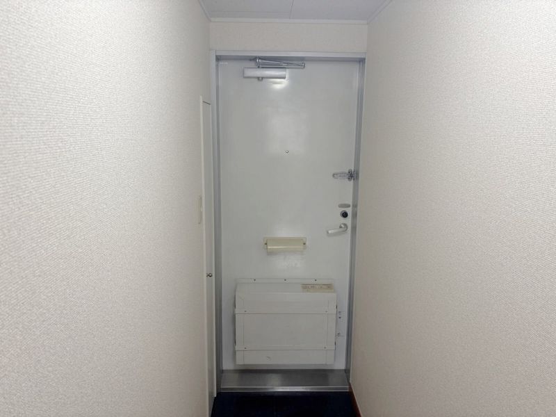 レオパレス宮代庭苑 玄関