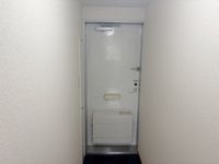 レオパレス宮代庭苑 玄関
