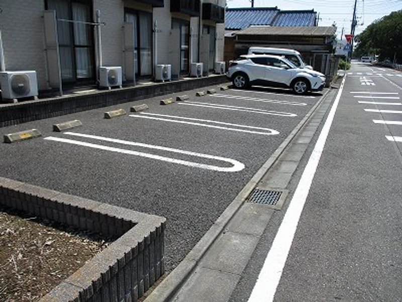 レオパレス新川桜祥 駐車場