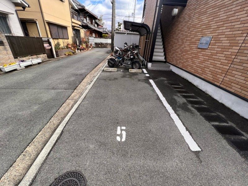 レオネクスト国分サンシャインⅡ 駐車場