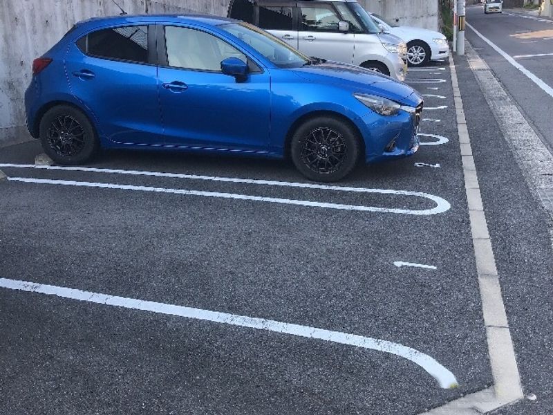 レオネクストラークヒルズ 駐車場