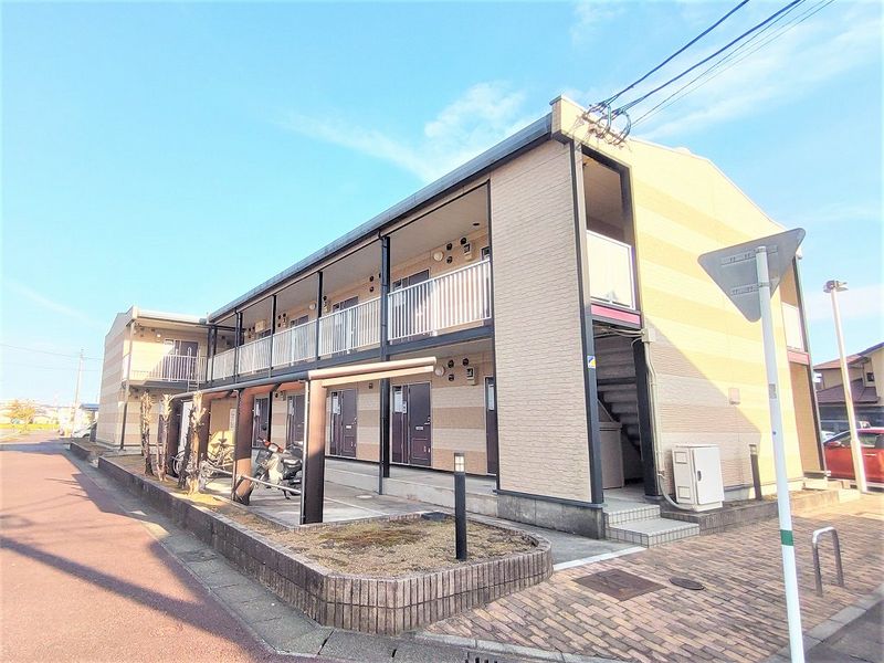 レオパレスシェソワ 外観