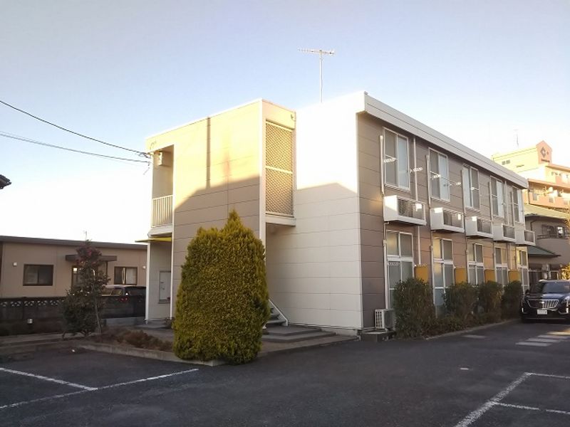 レオパレスコムニタ エントランス