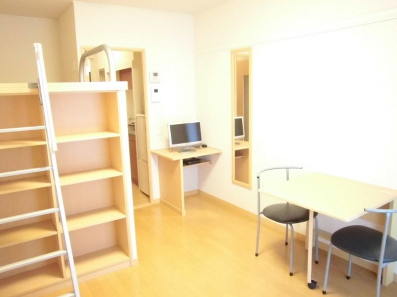 レオパレスグランエレガンス 居間