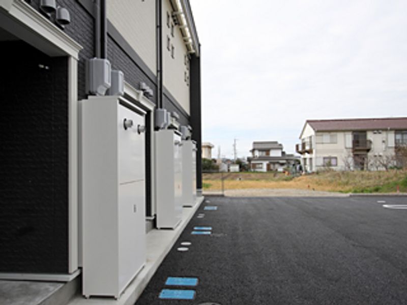 レオネクストながみね 玄関