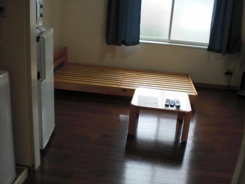レオパレス中町 居間