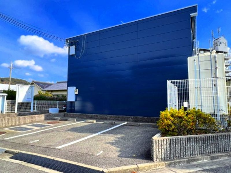 レオパレス仲 駐車場