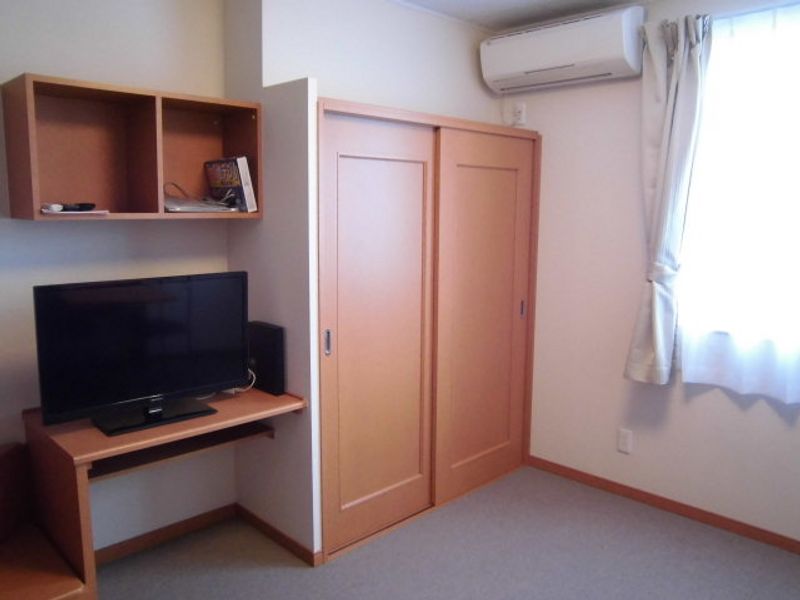 レオパレスフォレスト萩野Ⅱ 居間