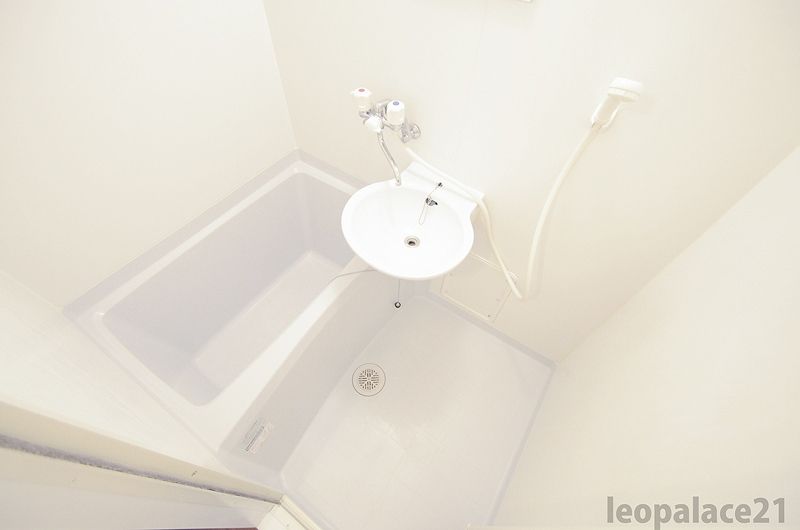 レオパレスワールド寒風台 風呂