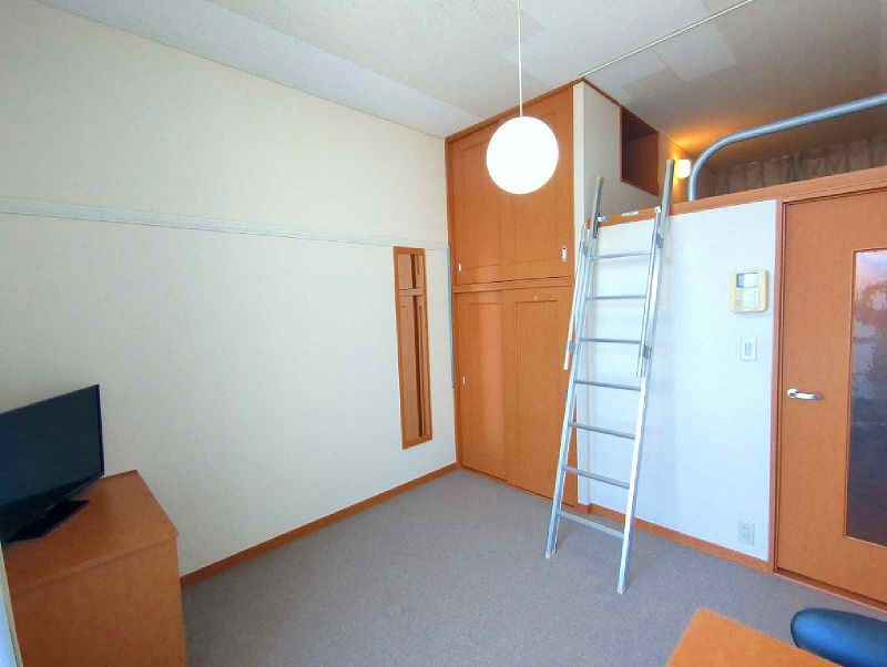 レオパレスゴールドクレスト 居間