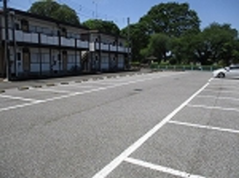 レオパレス桜花 駐車場