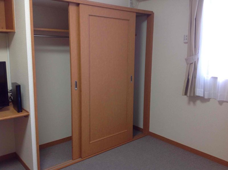 レオパレスベルグローブ 収納