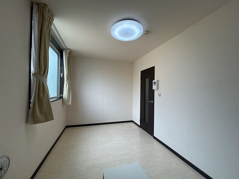 LEONEXT Brown Heights Living room