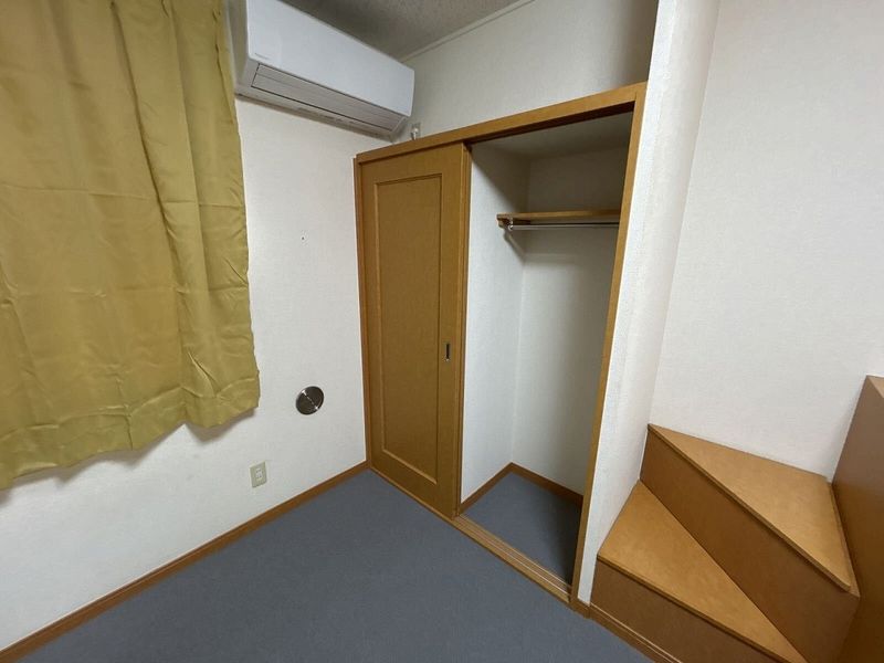 レオパレス椿 収納