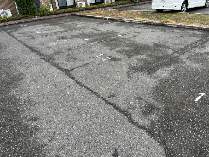 レオパレスショコラⅠ 駐車場