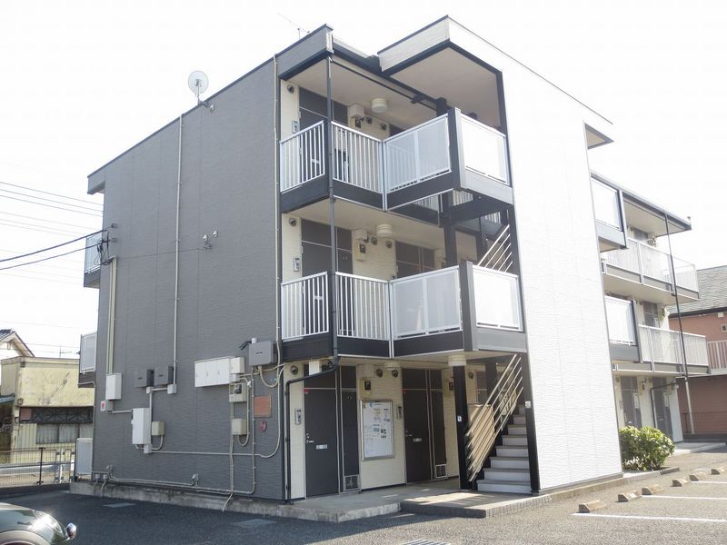 レオパレスル　レーブ エントランス