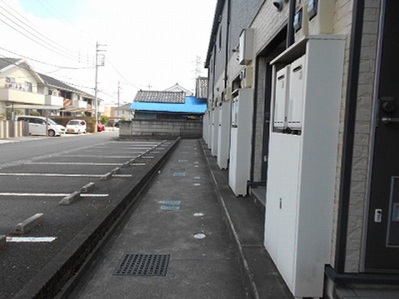 レオパレスフィオーレ東城南 駐車場