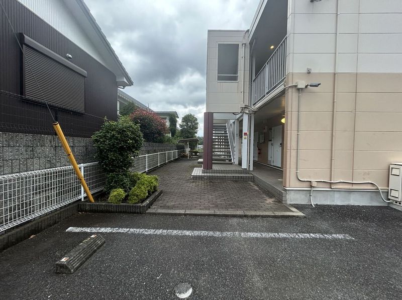 レオパレスアクエリアス エントランス
