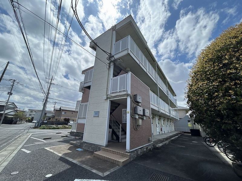 レオパレスルチェンテ 外観
