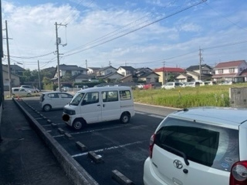 レオパレスプリズム　八雲台 駐車場