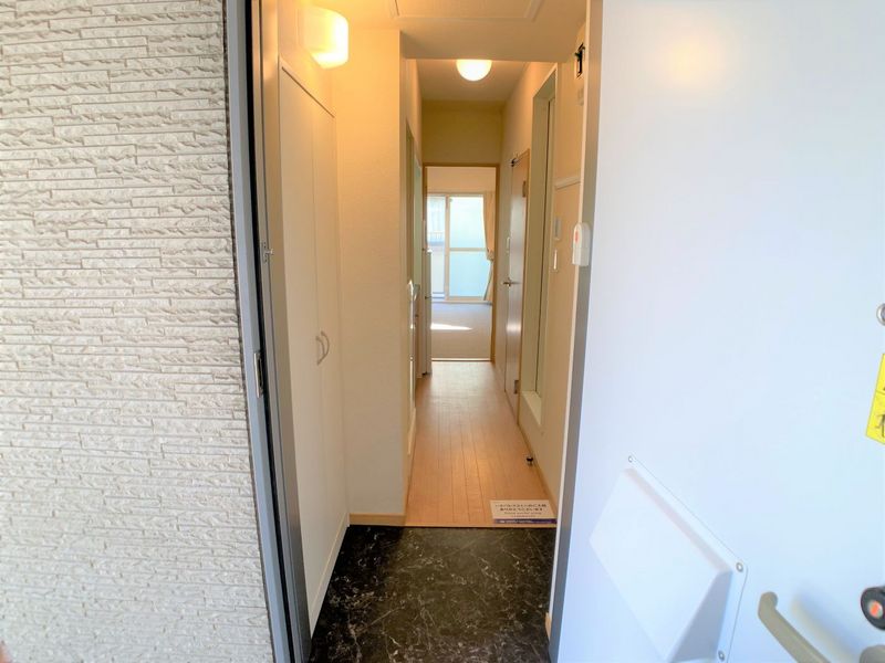 レオパレス上之園 エントランス