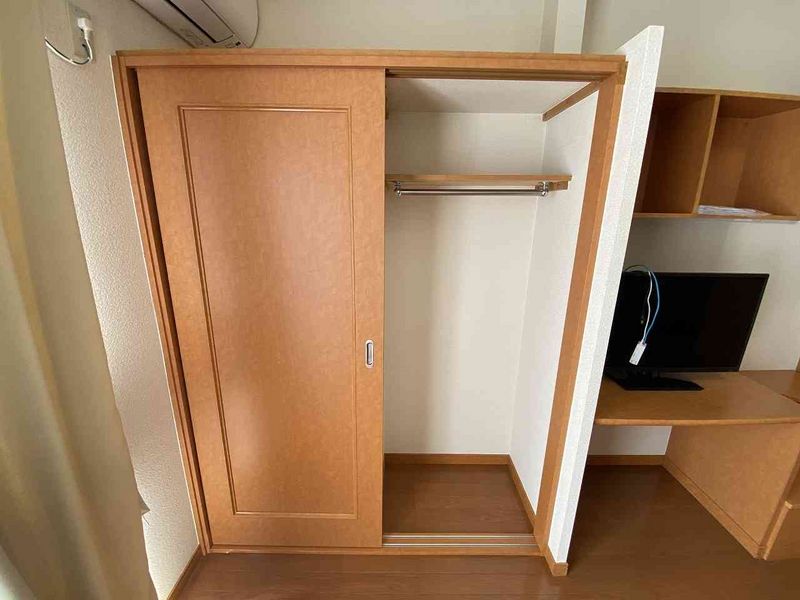 レオパレスティック　ヒル 収納