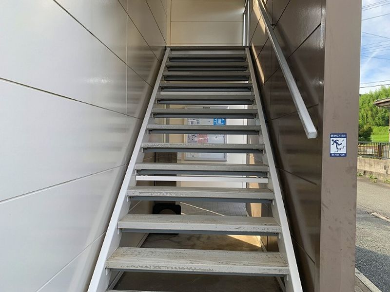 レオパレス川添 共用部分