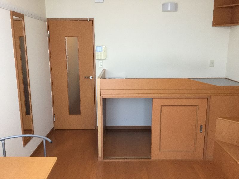 レオパレス愛 居間