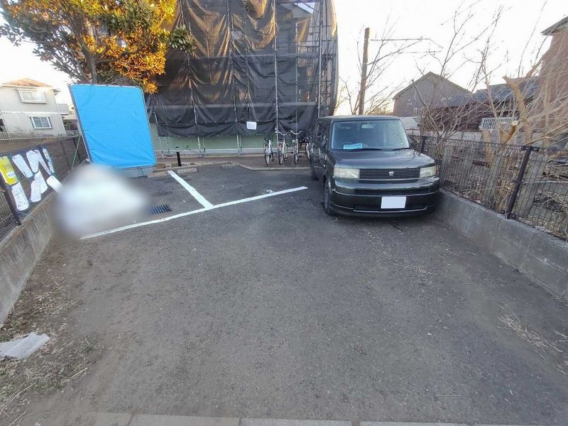 レオパレスガーデ二ア宮沢町 駐車場