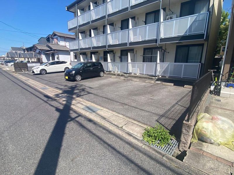 レオパレスＹＡＨＡＧＩⅡ 駐車場
