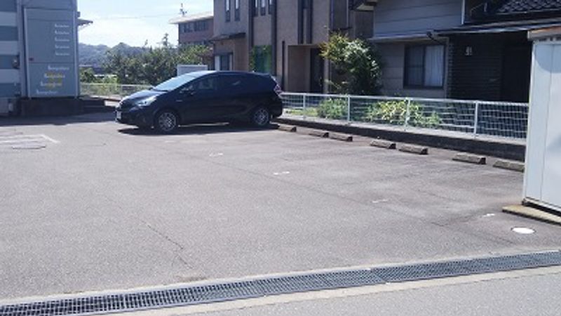 レオパレスヴィンテージ 駐車場