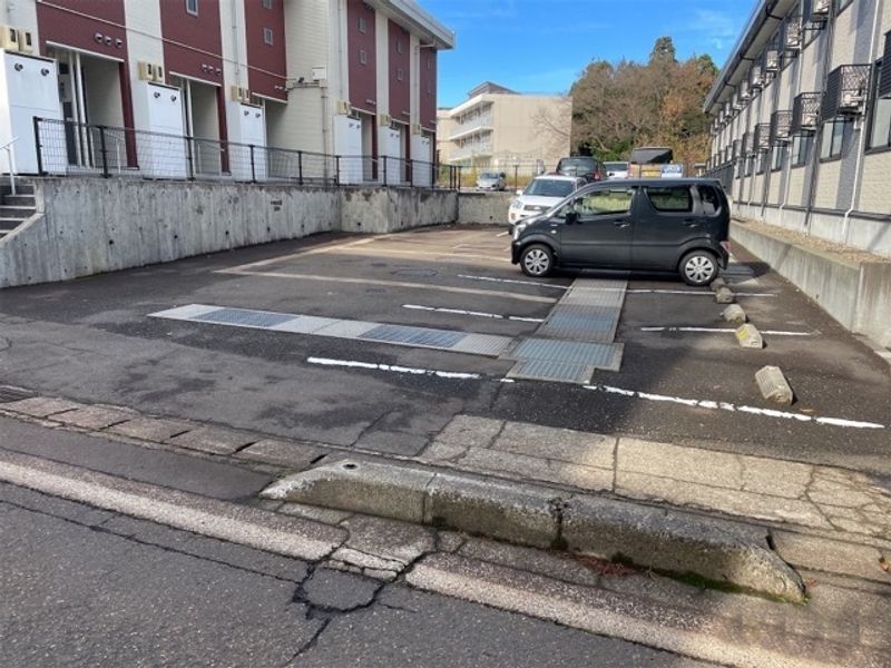 レオパレスベガ 駐車場