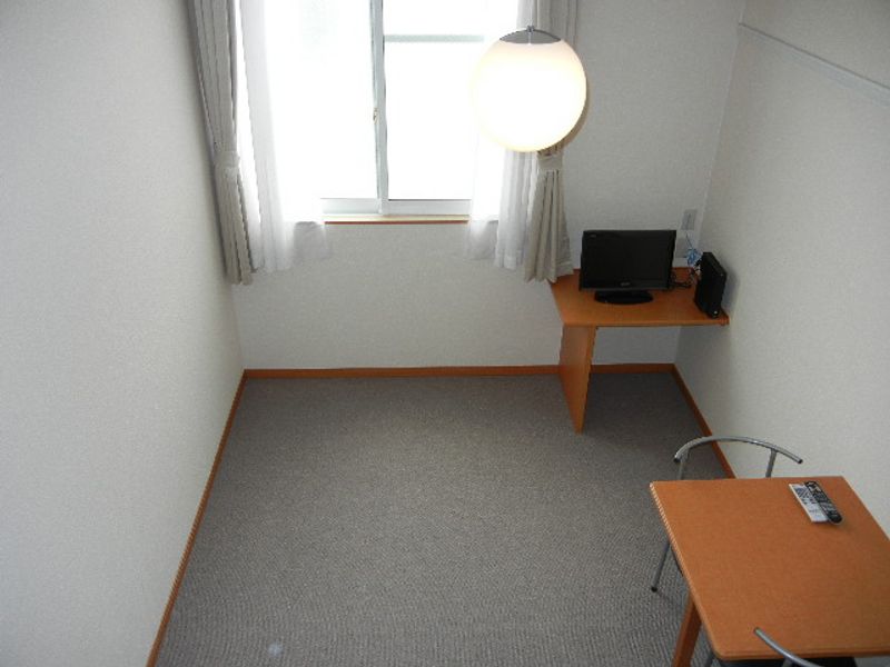レオパレスＥ’ｚ 居間