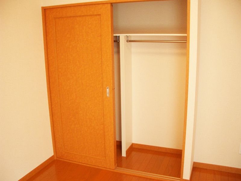 レオパレスビボ 収納