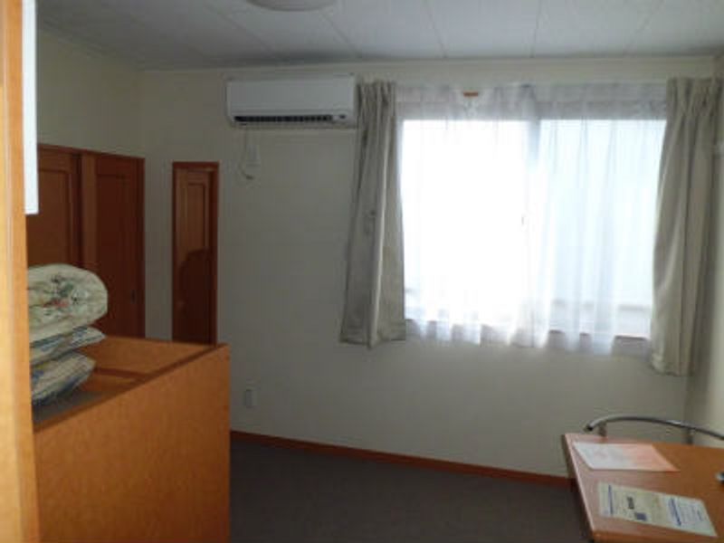 レオパレスコンフォートハイツ 居間