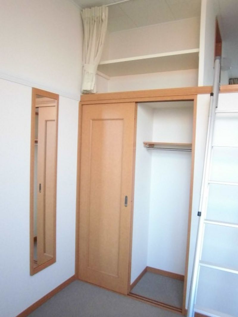 レオパレスいずみ２ 収納