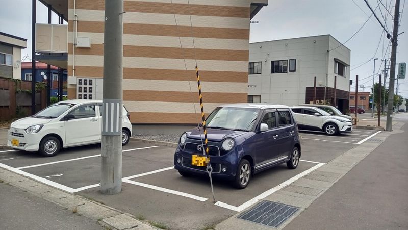 レオパレスアムール 駐車場