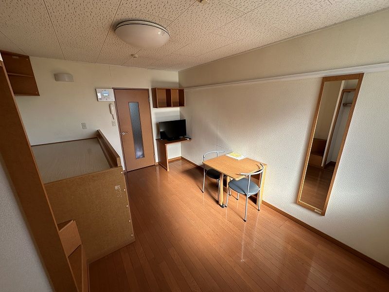 レオパレス矢板 居間